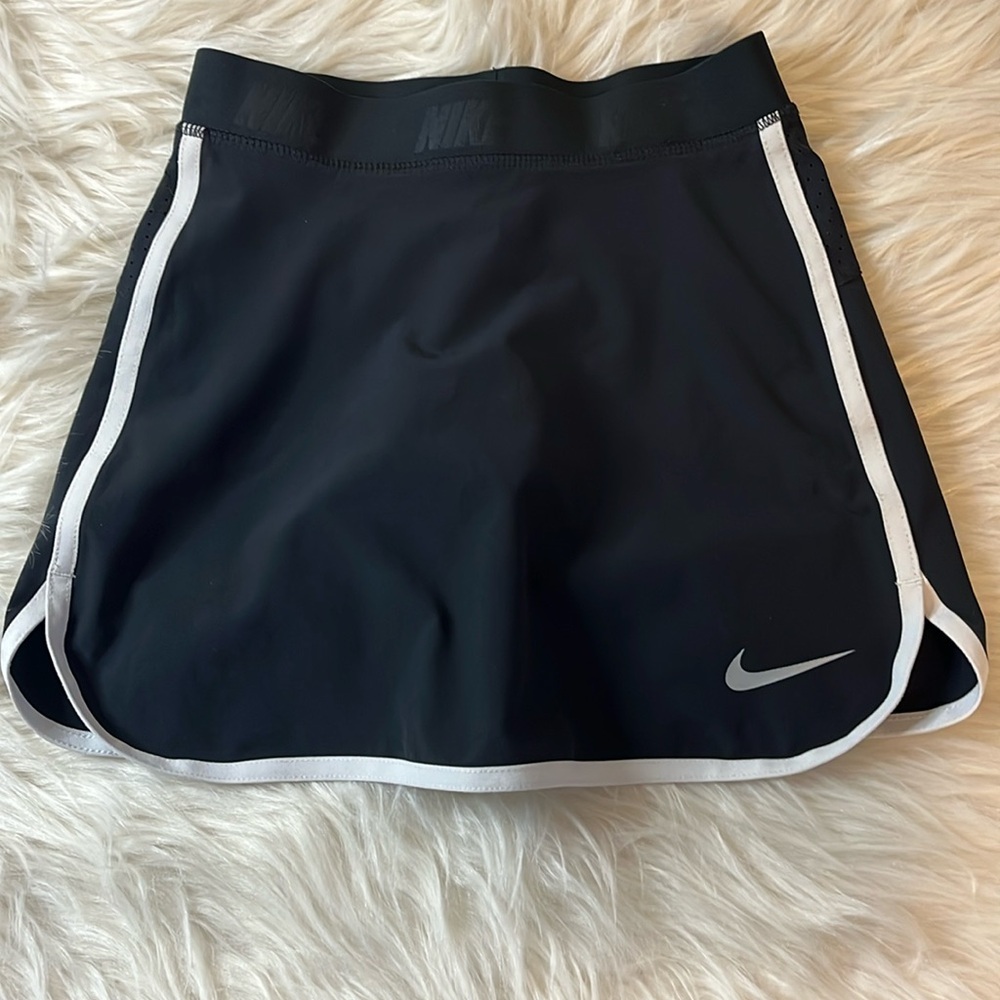 🌼3 for $15! 🌼Black Nike golf skirt sz XS